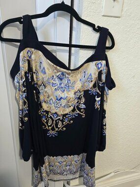 JM Collection XXL Top Cold-Shoulder Black, Gold, Blue